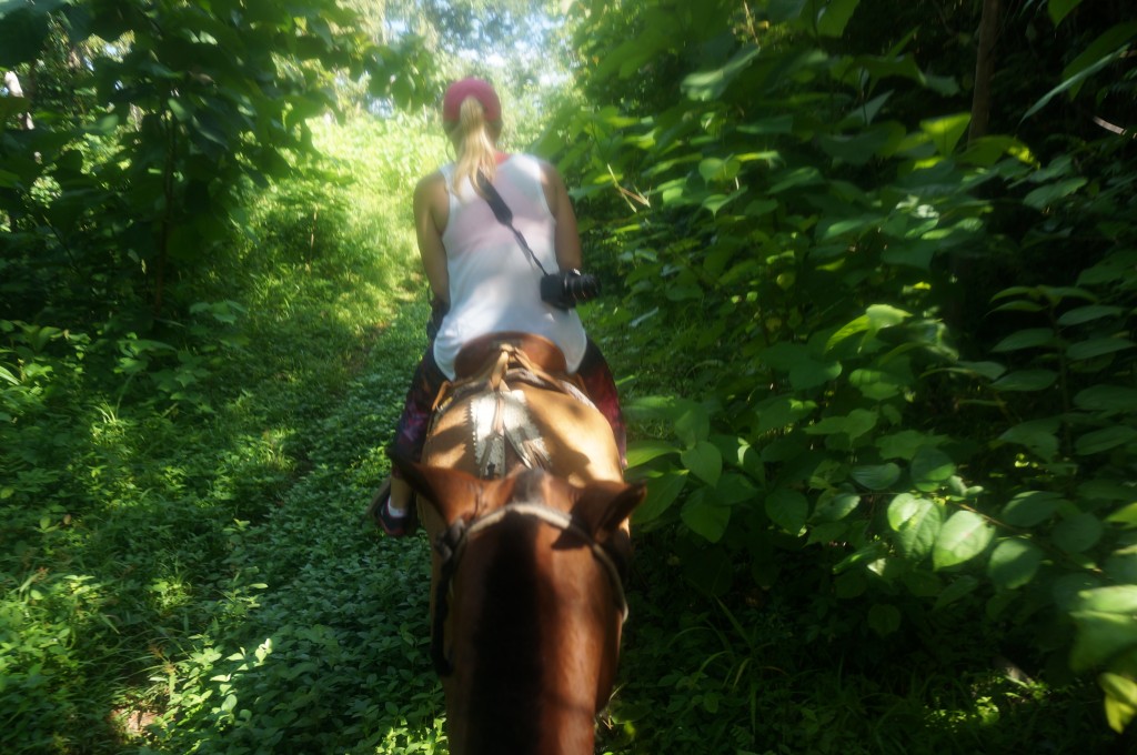 ladyhattan travel blog costa rica horse riding