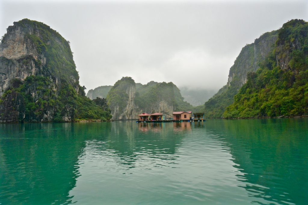 ladyhattan luxury travel blog vietnam halong bay indochinajunk