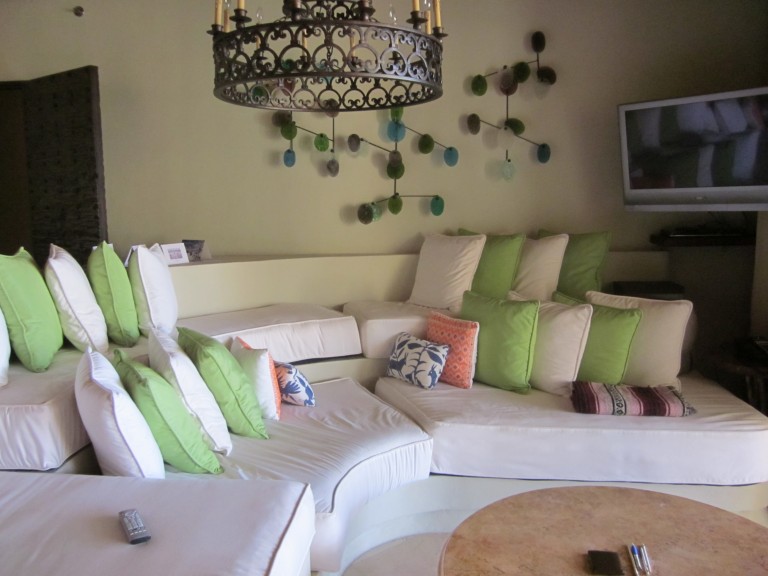 Cabo San Lucas, Mexico - Luxury Resort Feature - LADYHATTAN
